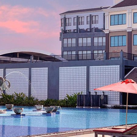 Pacific Hotel & Spa Siem Reap Exteriör bild