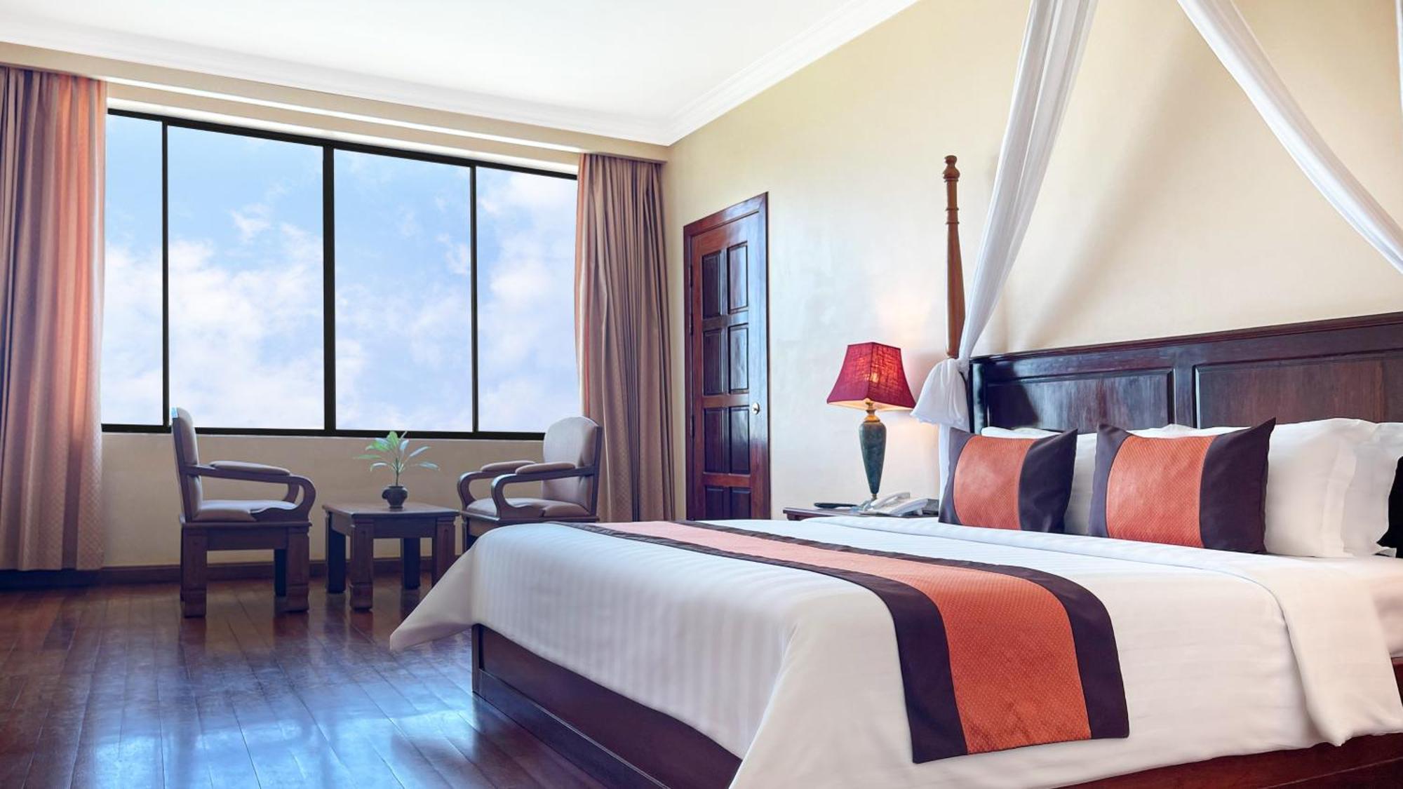 Pacific Hotel & Spa Siem Reap Exteriör bild