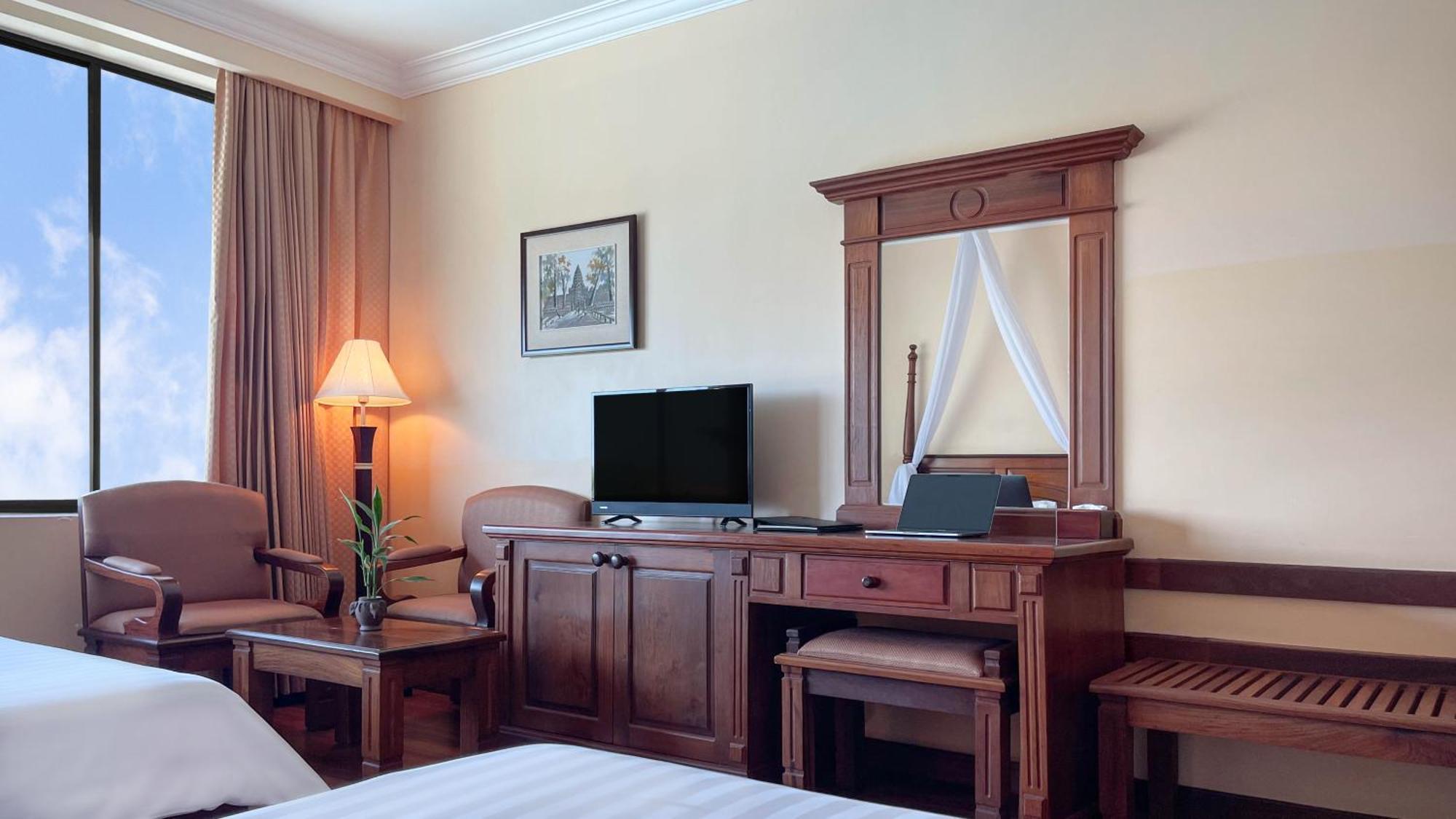 Pacific Hotel & Spa Siem Reap Exteriör bild