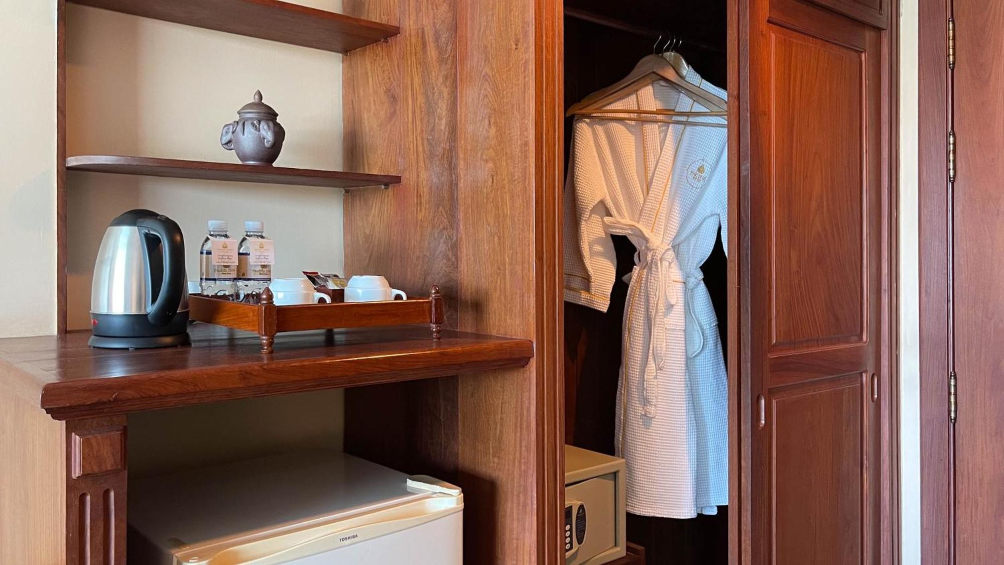 Pacific Hotel & Spa Siem Reap Exteriör bild