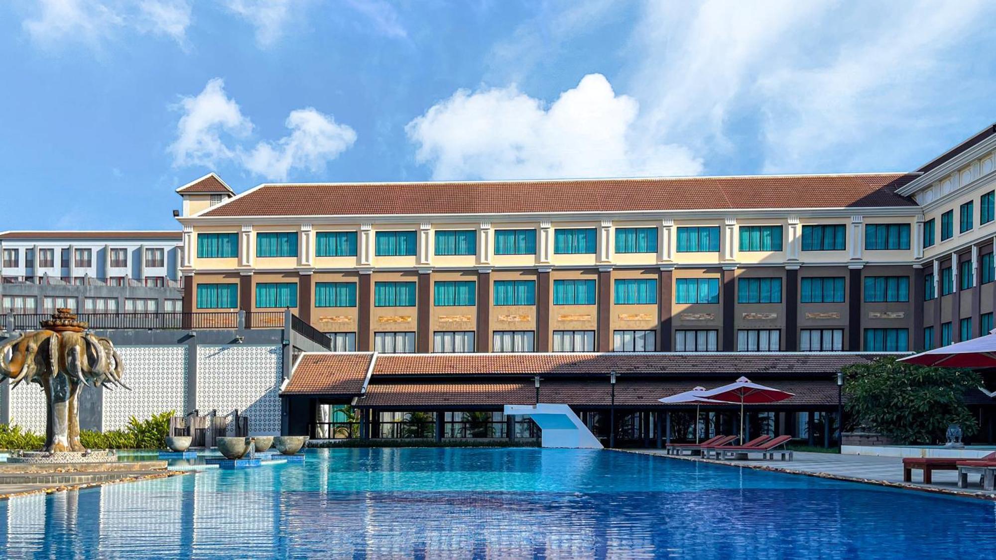 Pacific Hotel & Spa Siem Reap Exteriör bild