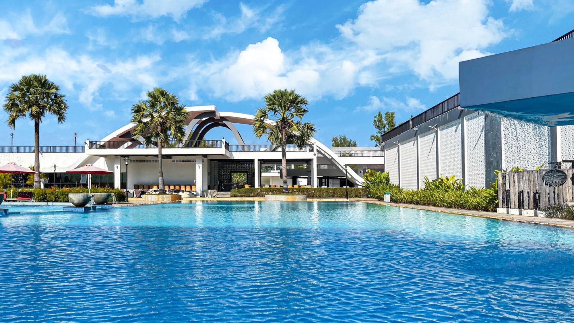 Pacific Hotel & Spa Siem Reap Exteriör bild