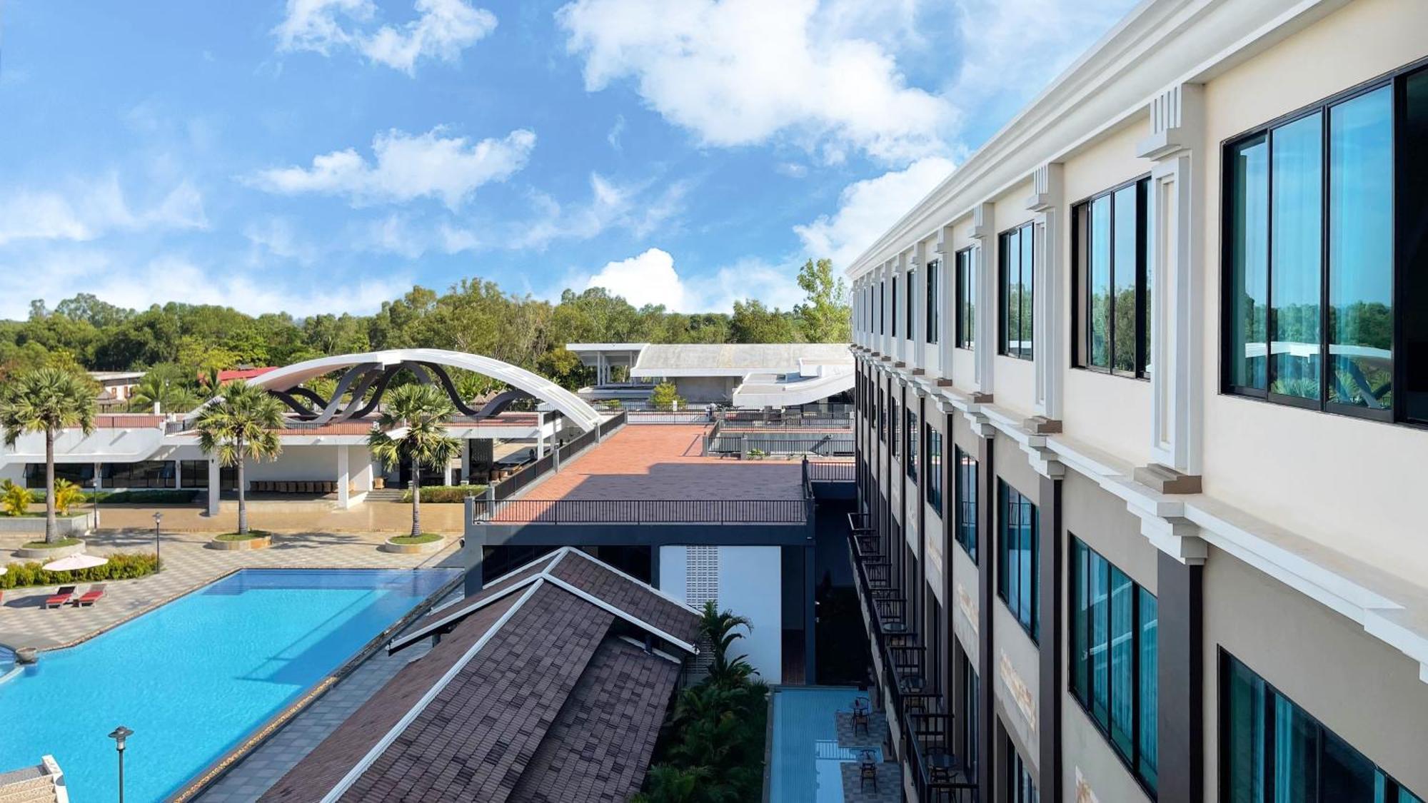 Pacific Hotel & Spa Siem Reap Exteriör bild