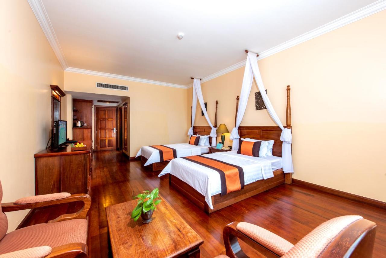 Pacific Hotel & Spa Siem Reap Exteriör bild