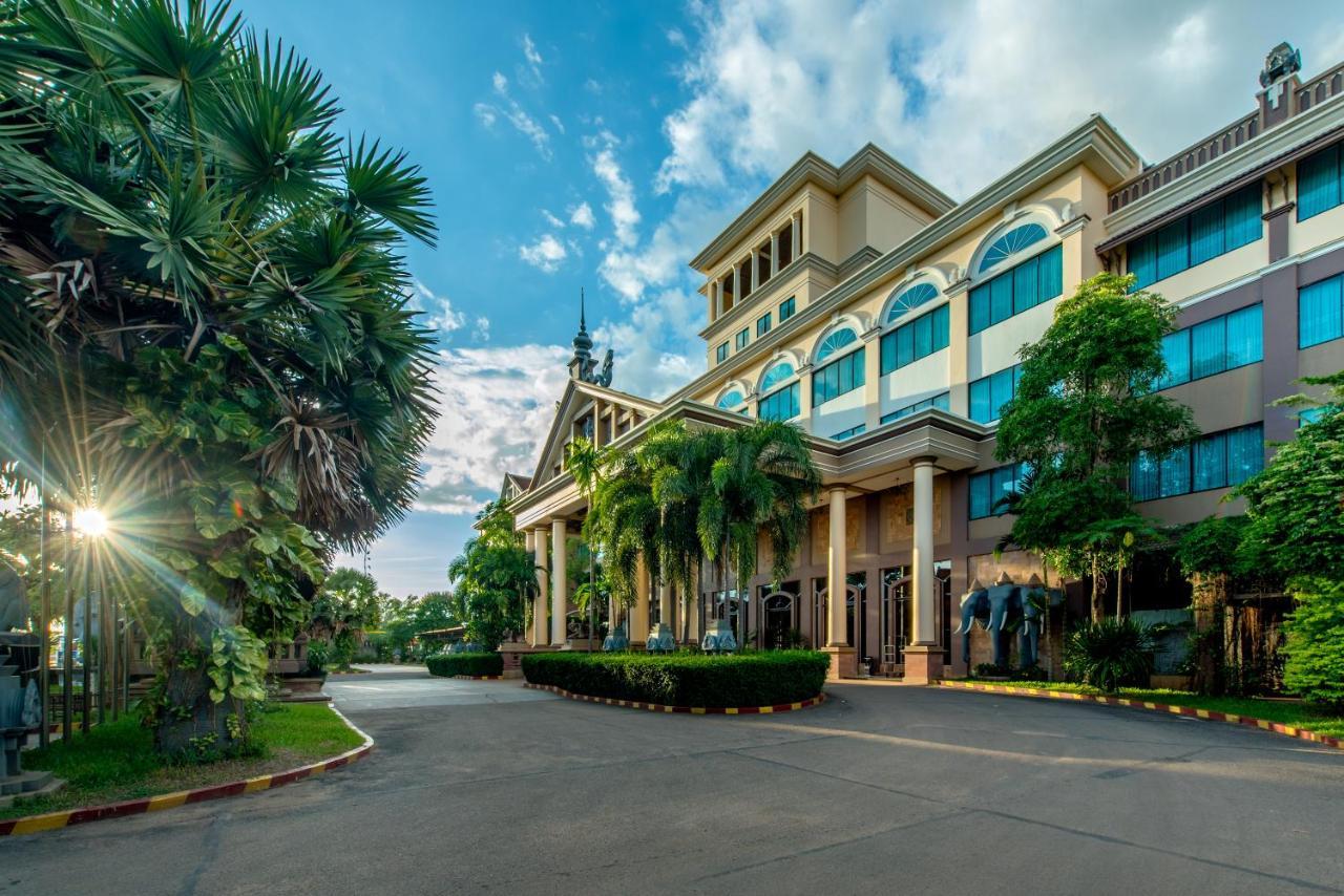 Pacific Hotel & Spa Siem Reap Exteriör bild