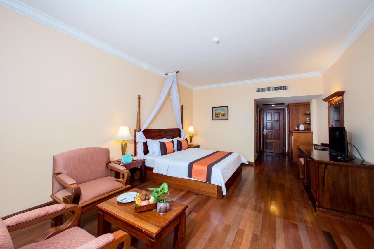 Pacific Hotel & Spa Siem Reap Exteriör bild